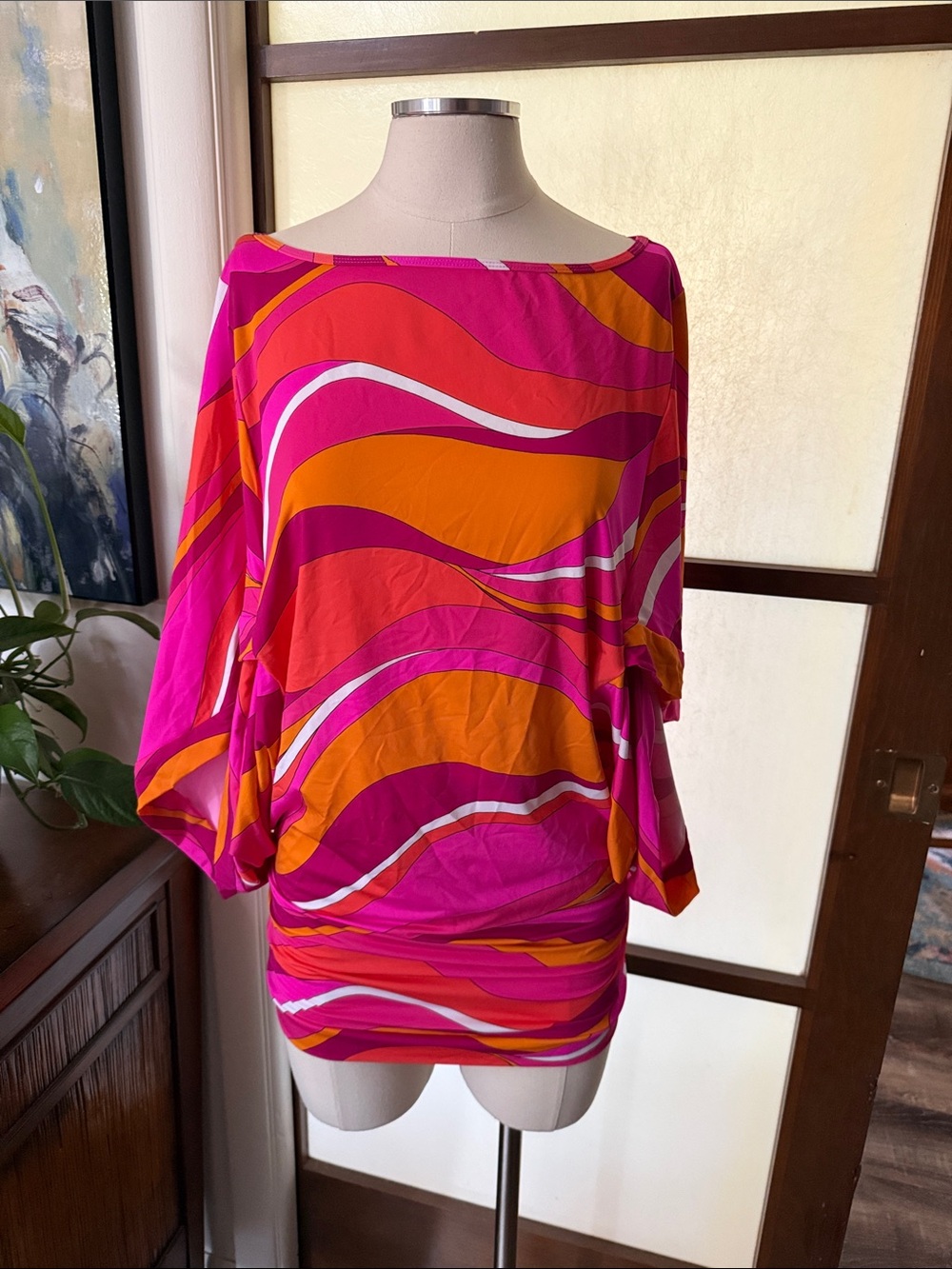Trina Turk Cover-Up Tunic Dress Sz Medium Vivid Pink Orange Swirl Print Abstract